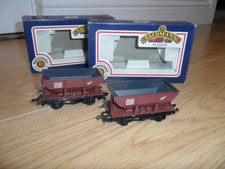 Pair of Bachmann 33-251 24 Ton Ore Wagons for Hornby OO Gauge Sets
