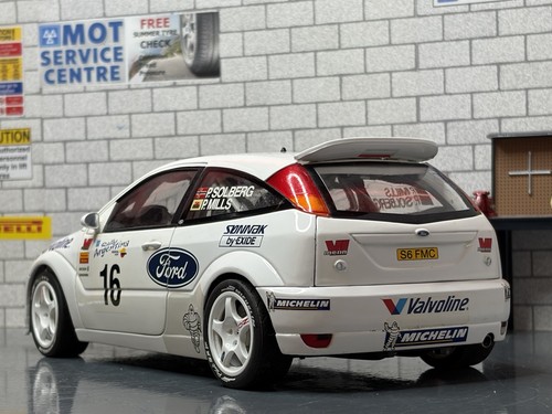 Boxed action 1997 ford - 1:18, *boxed*