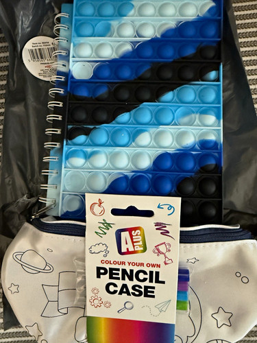 Plus colour your own kids - a+,