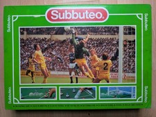1980's SUBBUTEO CLUB EDITION. With 2 LW Teams, Goals, Balls, Pitch (See Des)