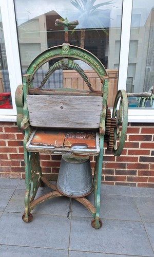 Cast iron mangle nice vintage - iron, mangle.