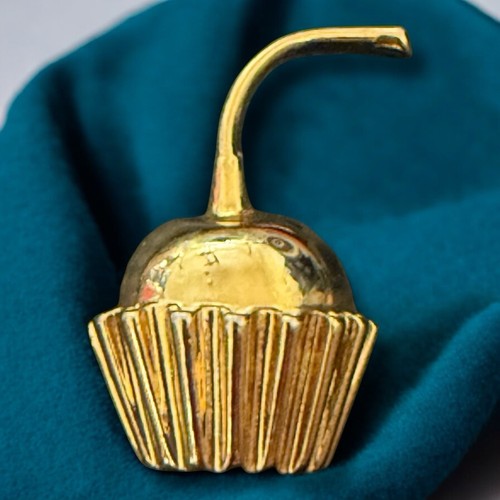Gold tone candy - gold,