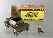 BENBROS MIGHTY MIDGETS #12 SCOUT CAR WITH ITS DRIVER & ITS BOX *VINTAGE*