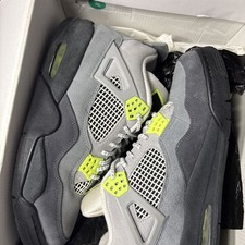 SIZE 9.5 VNDS Jordan 4 Retro