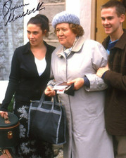 Television Autograph: SUZANNE