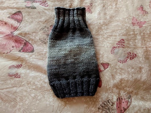 Hand knitted dog jumper small - knitted,