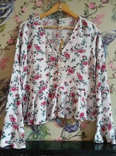 Vintage style white raspberry & rose pink floral top size 12 H&M Divided