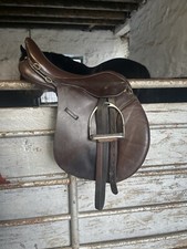 horse saddles 17.5