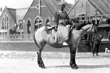Gxx-15 Man On Horse, Higham Ferrers School Nr. Rushden, Northamptonshire. Photo
