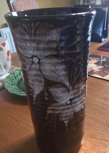 Tenby pottery vase - tenby,