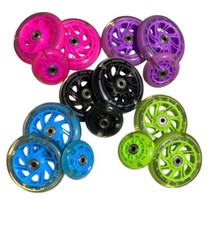 3 MULTICOLOURED FLASH LED PUSH