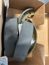 Rear brake shoes a set to fit the Vhrysler Voyager & Kia Carnival 4882059