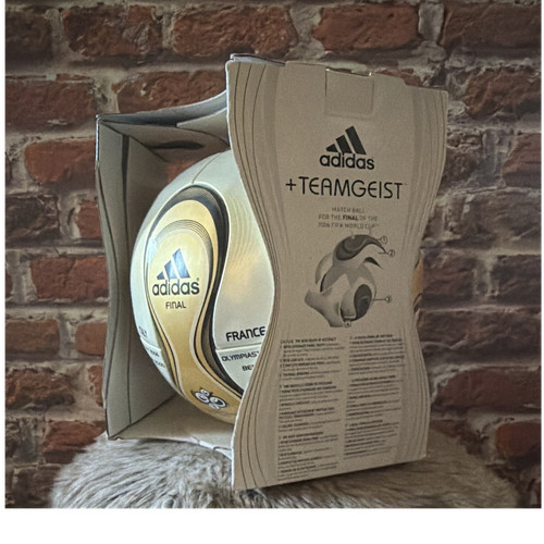 Genuine adidas teamgeist - genuine,