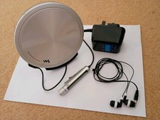 SONY D-EJ955 CD Walkman Player +Charger +headphone controller (slimmest Walkman)