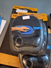FELLOWES CRYSTAL GEL MOUSE MAT WITH WRIST REST SUPPORT BLACK