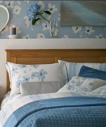Laura ashley simone - laura,