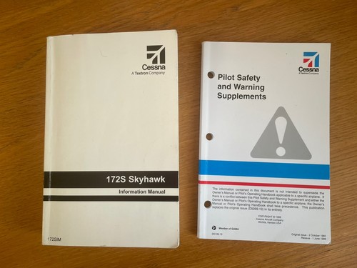 Cessna 172 skyhawk pilot - cessna,