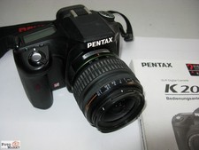Pentax K200D Digital SLR Camera + Zoom Lens SMC-DA 18-55 / 3.5-5.6 AL