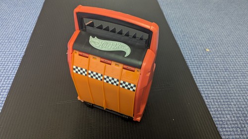 Hot wheels car carry case - car,