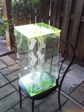 REVOLVING ACRYLIC DISPLAY