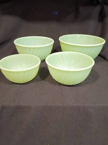 Fire king jadeite swirl - swirl, 9"