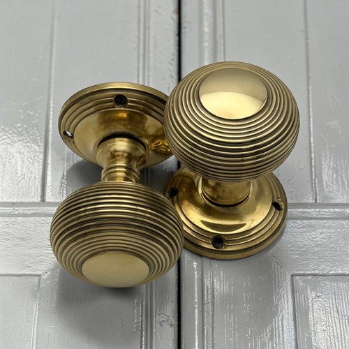 Aged brass unsprung beehive - aged,
