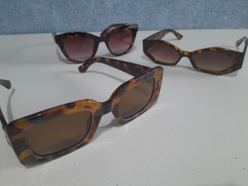 Job lot sunglasses mixed - lot,
