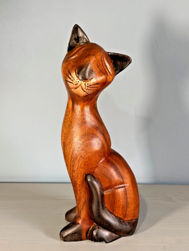 Beautiful wooden cat - beautiful, sitting