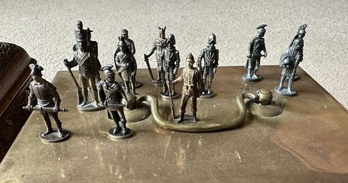 Group pewter metal soldier - of,