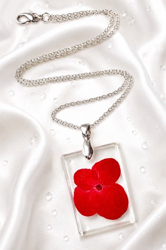 Pressed flowers pendant resin - flowers,