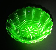 9" Vaseline  Uranium Glass Bowl / lamp shade / tired bowl 1930s Vintage
