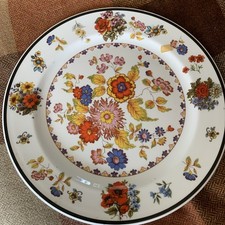Rare Wedgwood Floral 11” Plate Pattern Unknown 
