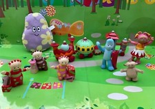 In The Night Garden Ninky Nonk with Figures & Haa Hoo - Ideal Cake Toppers!!