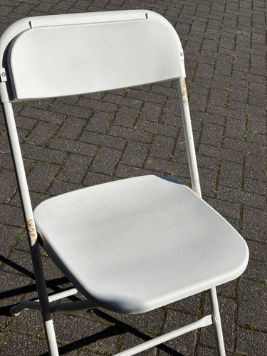 White folding chairs - 12,