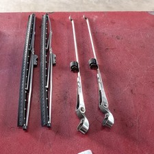 RARE PAIR OF ORIGINAL ROVER P4 60 75 80 90 100 105 WIPER ARMS & BLADES