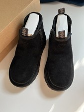 NEW Kids UGG Neumel Suede