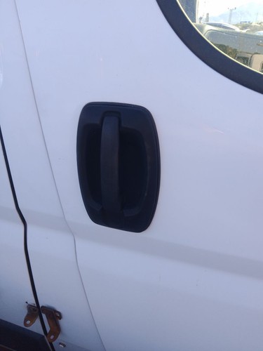 Right front outer handle - outer,