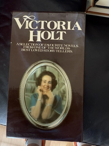 Vintage victoria holt - victoria,