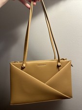 ✨ Charles & Keith Midori