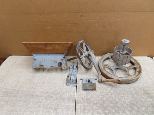 Vtg antique cast iron apple - jr,