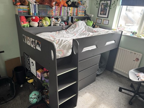 Kids bed happy - kids, mid