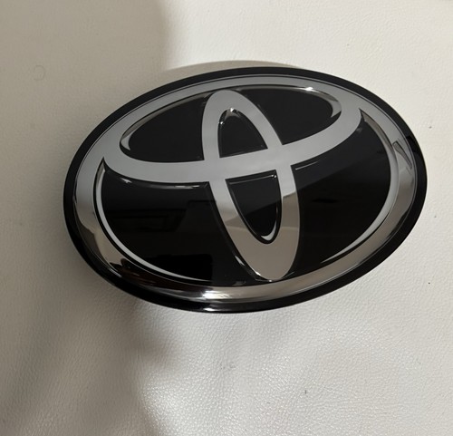 Toyota hilux front badge - toyota,