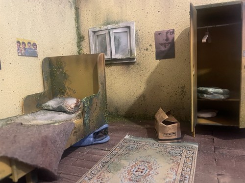 Abandoned house diorama - diorama, last