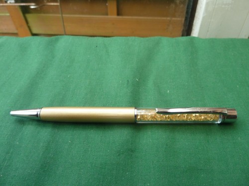Gold coloured crystal - coloured,