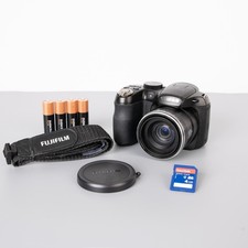 Fujifilm FinePix S2950 - 14MP