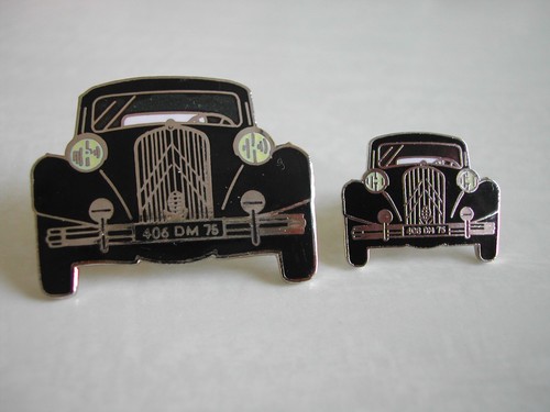 Lot enamelled pins - of,