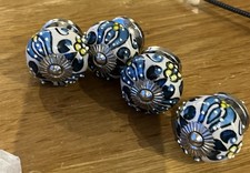 SET OF 4  CERAMIC KNOBS FOR