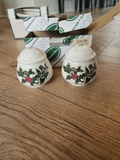A Festive Beautiful Portmeirion Holly And Ivy Salt And Pepper Set.