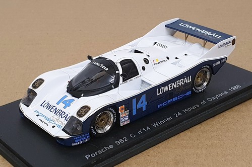 Spark scale s0948 - 1/43,