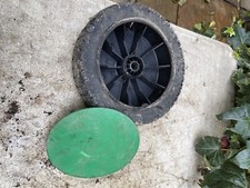 1 X Wheel And Hub Cap From A Electrolux U42 Mower, Tecumesh Vantage 35 (68).